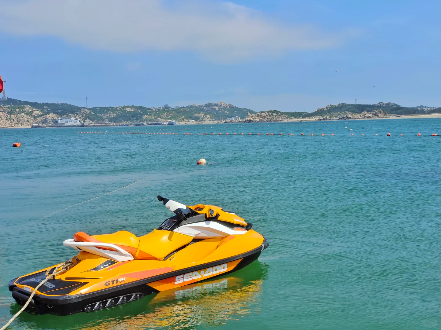 Hzchione Shows You How to Dock Your Jet Ski